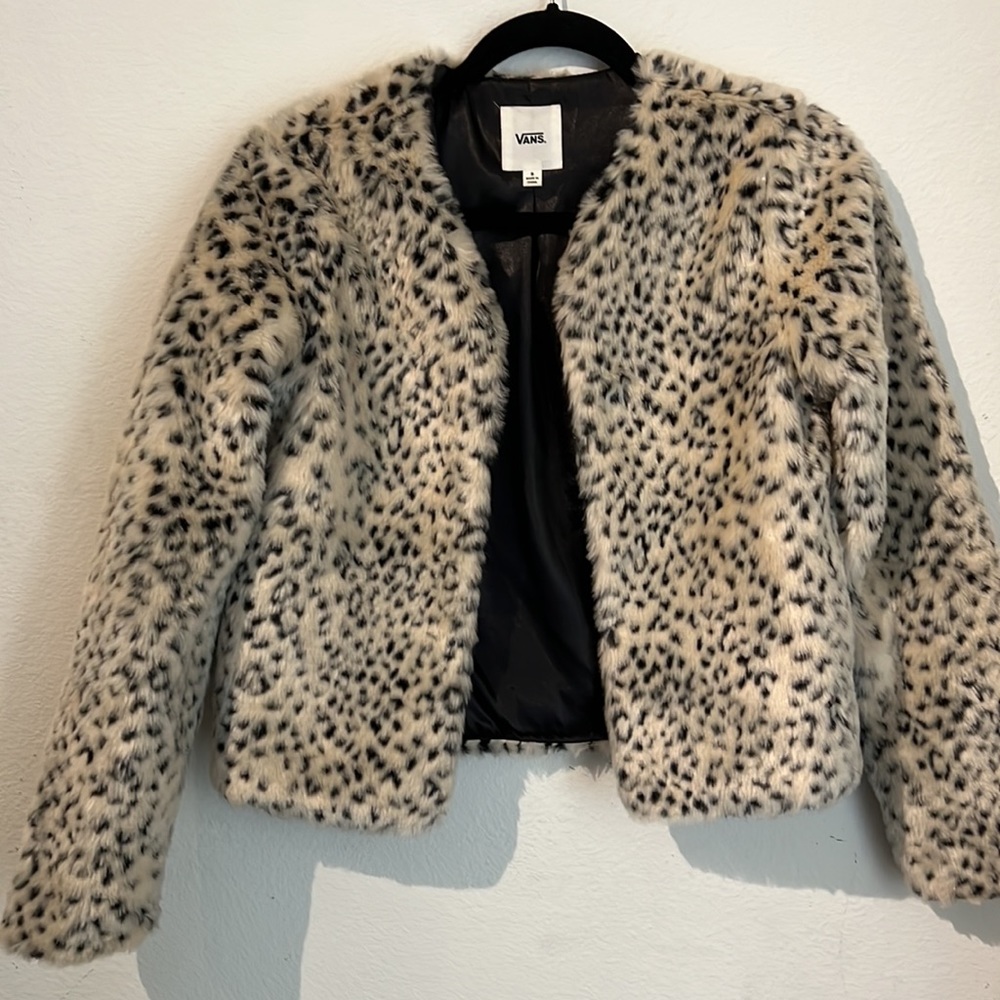 Women’s Vans Wilder Faux Fur Leopard Cheetah Jacket